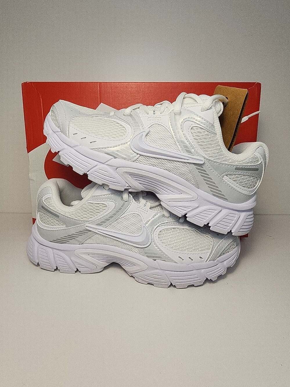 Nike V5 RNR Women's Sneakers Size 7.5